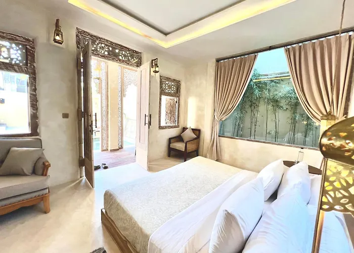 With Pool, White Moon, 3br Villa Uluwatu (Bali)