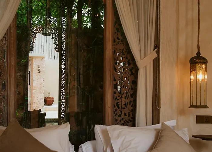 Villa With Pool, White Moon, 3br *